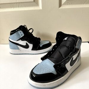 Blue Chill Jordan 1s